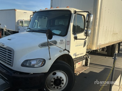 2015 Freightliner M2106 Van Truck