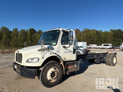 2015 Freightliner M2 106 4x2 Cabine et châssis