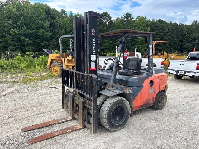 Toyota 8FD45U 9150 lb Pneumatic Tire Forklift Toyota 8FD45U 9150 lb Pneumatic Tire Forklift