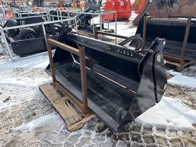 GIYI KH72F 72 in Hydraulic Skid Steer Bucket (Unused)