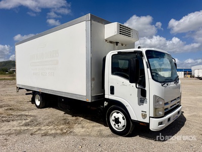 2008 Isuzu NQR 4x2 شاحنة مبردة