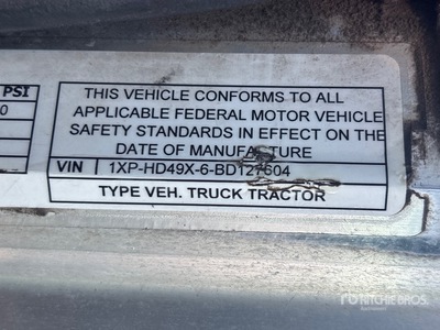 2011 Peterbilt 386 6x4 T/A Camión dumper