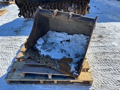 36 in Mini Excavator Bucket