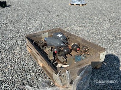 Rear Axle Locking Cylinders, Accumulators And Valves Set