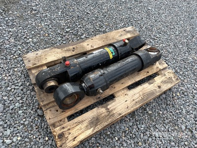 Quantity of (2) Cilindro