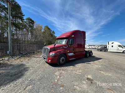 2017 Freightliner Cascadia 125 6x4 Cabeza Tractora Cabina Dormitorio (Inoperable)