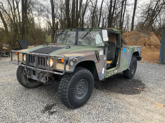 2002 AM General 1097A2 HMMWV 2 Door Soft Top w/Truck Body