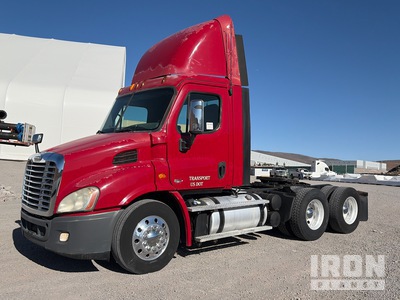 2013 Freightliner Cascadia T/A Day Cab Truck Tractor