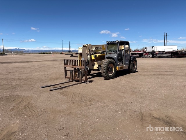2001 Gehl DL-8H44 Telehandler