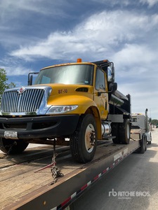 2011 International 4300 S/A-kiepwagen