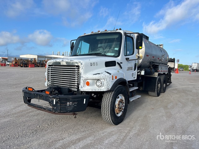 Etnyre CENT II 3000 gal on 2007 Freightliner M2 106 6x4 Asphalt Distributor Truck