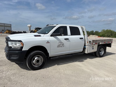 2020 Ram 3500 4x2 Crew Cab Flatbed Truck