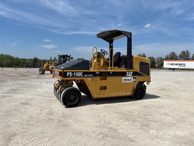 2007 Cat PS-150C 9 Wheel Pneumatic Roller