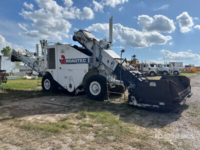 2017 Roadtec SB-1500E Asphalt Transfer Machine