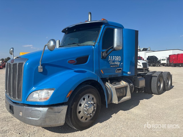 2017 Peterbilt 579 2017 Peterbilt 579 6X4 T/A Day Cab Truck Tractor