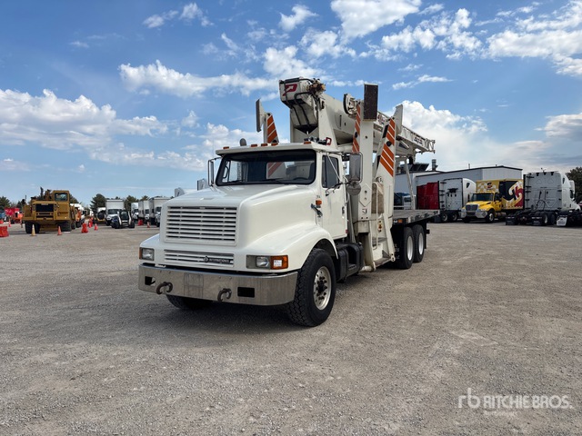 Pioneer 4000 28 ton Straight Boom on 1999 International 2674 6x4 Boom Truck