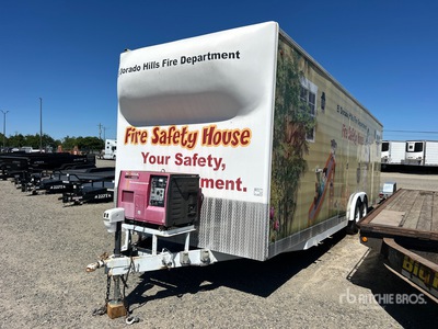 1996 Charmac Trailers 28 ft T/A Remolque Cerrado