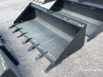 All-Star 74 In Low Pro w/Teeth スキッドステア用バケット (Unused)