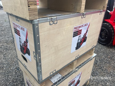 2026 STARVOX JB80T-2 80 ton Pneumatic/Hydraulic Floor Jack (Unused)
