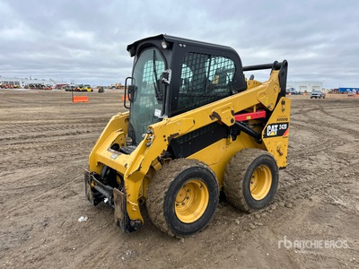 2013 Cat 242D Two-Speed Mini pala