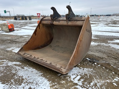 Daequip 72 in Q/C Cleanup دلو حفارة