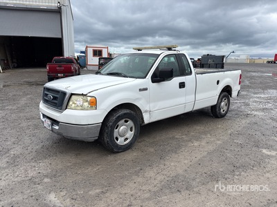 2004 Ford F-150 XL 4x2 Extended Cab Pickup
