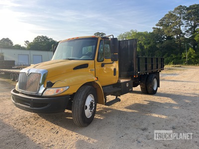 2009 International 4300 4x2 S/A Dump Truck