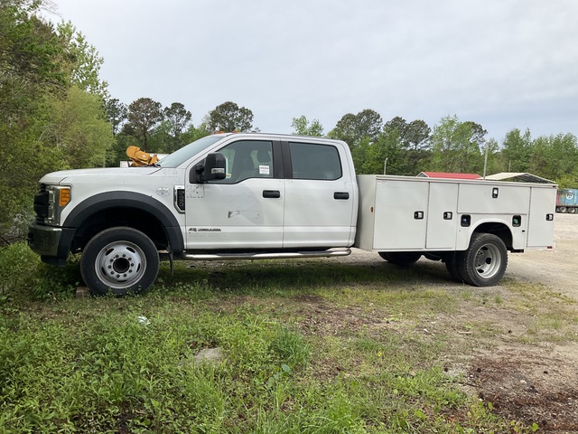 2017 Ford F-450 XL 4x2 Crew Cab Utility Truck