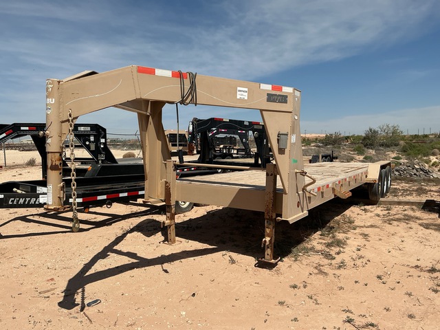 2015 ABU 30 ft Tri/A Gooseneck Flatbed Trailer