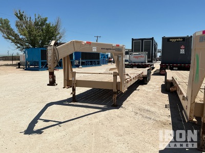 2014 ABU 30 ft Tri/A Gooseneck Equipment Trailer