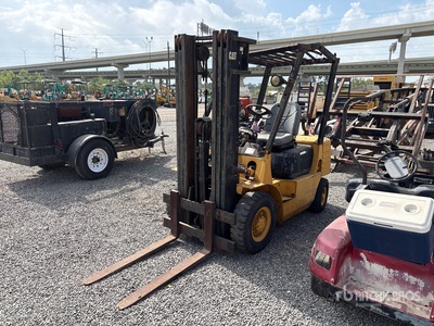 Cat GP25 Pneumatic Tire Forklift