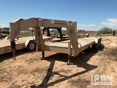 2014 ABU 30 ft Tri/A Gooseneck Flatbed Trailer