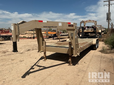 2012 ABU 24 ft T/A Gooseneck Flatbed Trailer