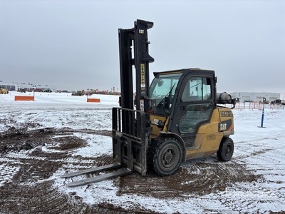 2019 Cat P10000 9900 lb Pneumatic Tire Chariot Élévateur