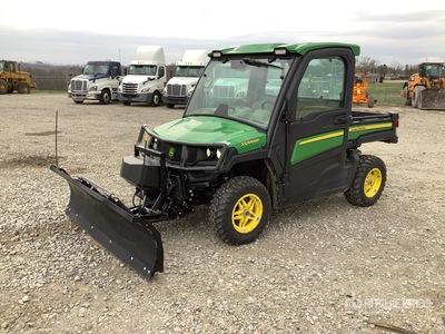 2019 John Deere Gator XUV835R 4x4 Utility Vehicle