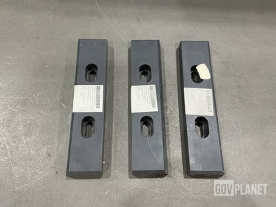 (39) Manitowoc Crane Group 4-120-900073 Cushioning Pads