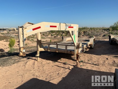 2005 Temco  24 ft T/A Gooseneck Flatbed Trailer