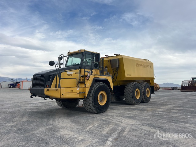 2013 Komatsu HM400-3 6x4 Articulated Water Truck