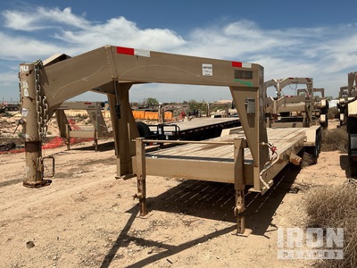 2015 ABU 30 ft Tri/A Gooseneck Flatbed Trailer