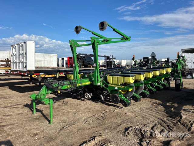 2005 John Deere 1770NT MaxEmerge XP 16 Row Planter