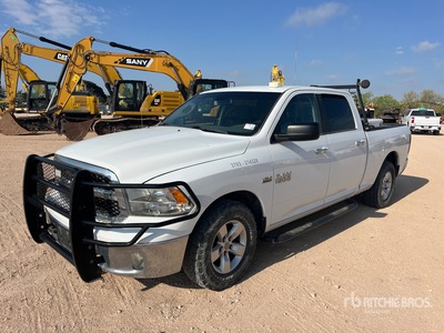 2015 Ram 1500 4x4 Crew Cab بيك اب