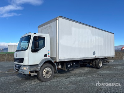 2015 Kenworth K300 4x2 Van Truck