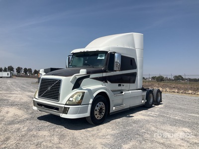 2014 Volvo VNL64T-630 6x4 Tractocamion con Dormitorio / T/A Sleeper Truck Tractor