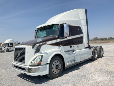 2016 Volvo VNL64T-630 6x4 Tractocamion con Dormitorio / T/A Sleeper Truck Tractor