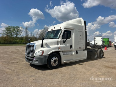 2015 Freightliner Cascadia 125 6x4 T/A Sleeper Truck Tractor