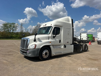 2015 Freightliner Cascadia 125 6x4 T/A Sleeper Truck Tractor