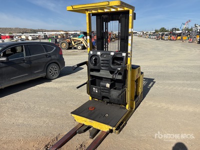 2003 Hyster 3000 lb Forklift