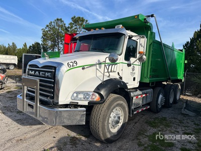 2016 Mack GU813 8x4 4-Achs Kipper-Lkw