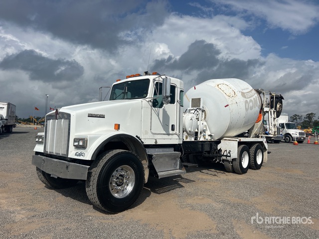 Kenworth W900 8x4 Mixer Truck