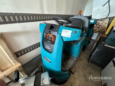 Tennant T7 Floor Scrubber